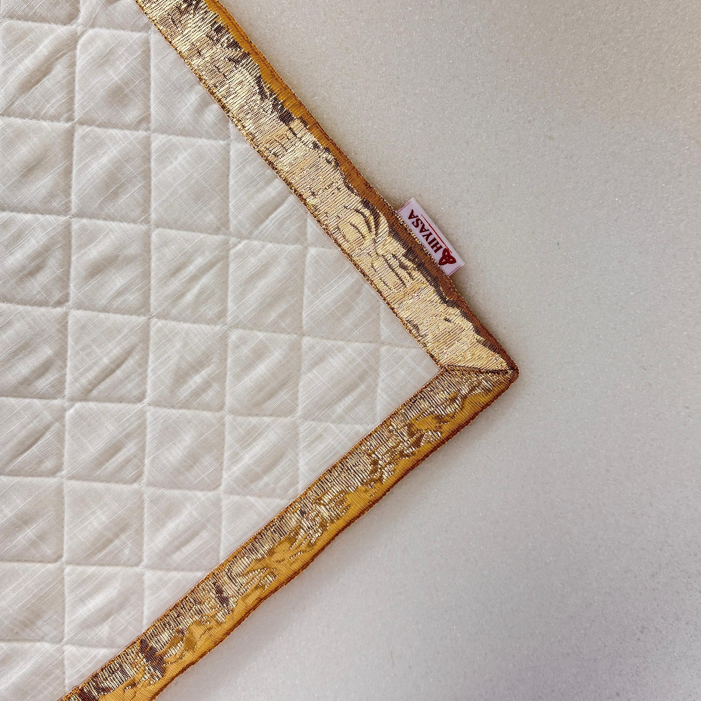 Peaceful White Cotton - Quilted Meditation / Pooja Aasan