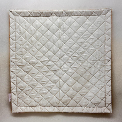 Divine White Silk - Quilted Meditation / Pooja Aasan