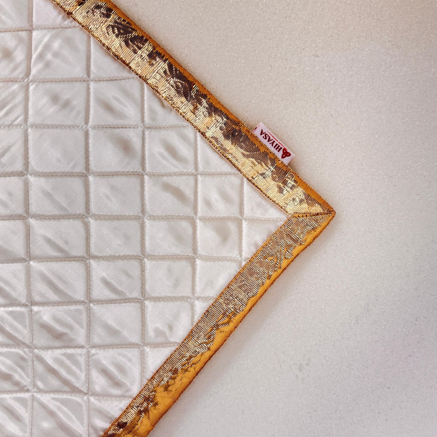 Divine White Silk - Quilted Meditation / Pooja Aasan